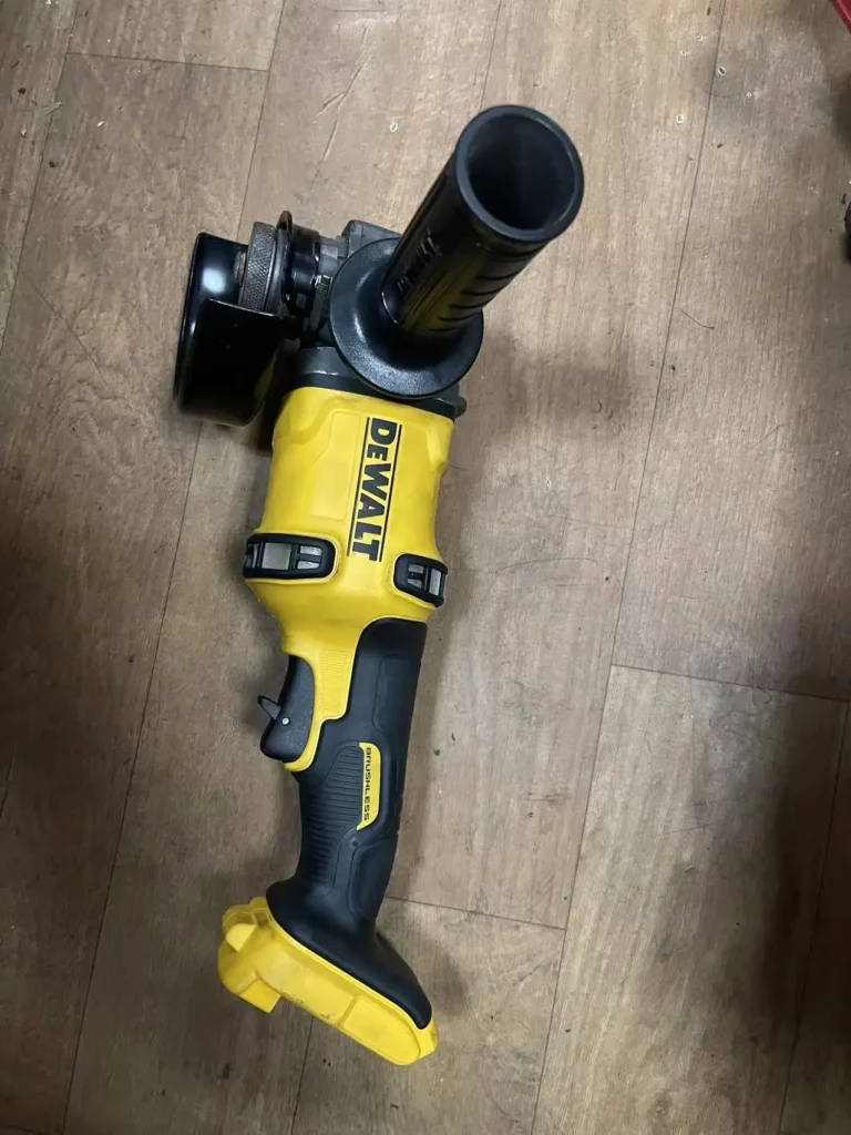 DeWalt 플렉스볼트 연마기, USED.SECOND 핸드, 60V MAX, 4 1/2 인치-6 인치, DCG414.